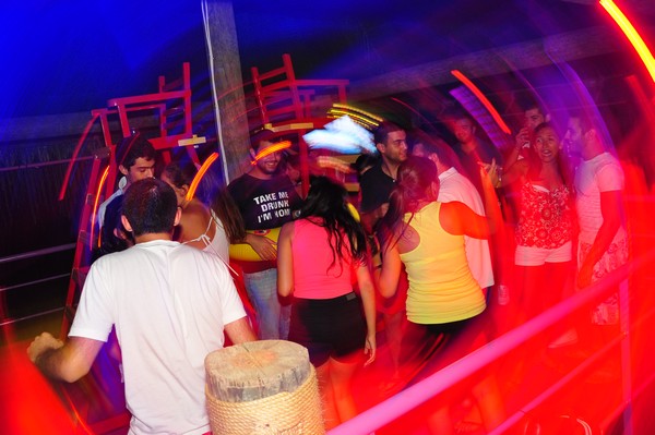 Night Beach Party @ Edde Sands